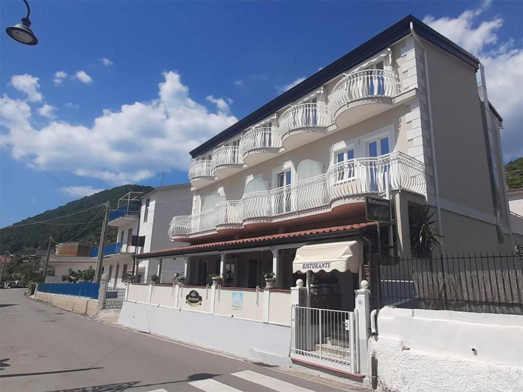 Hotel Da Alfredo Castellabate Bagian luar foto